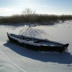 Altes Boot an der Peene im Winter 1