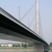 Rheinbrücke in Düsseldorf mit Gerüst 1